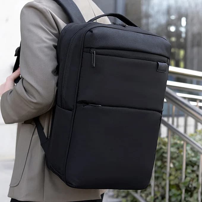 Business backpack, travel backpack, large capacity, reduced load